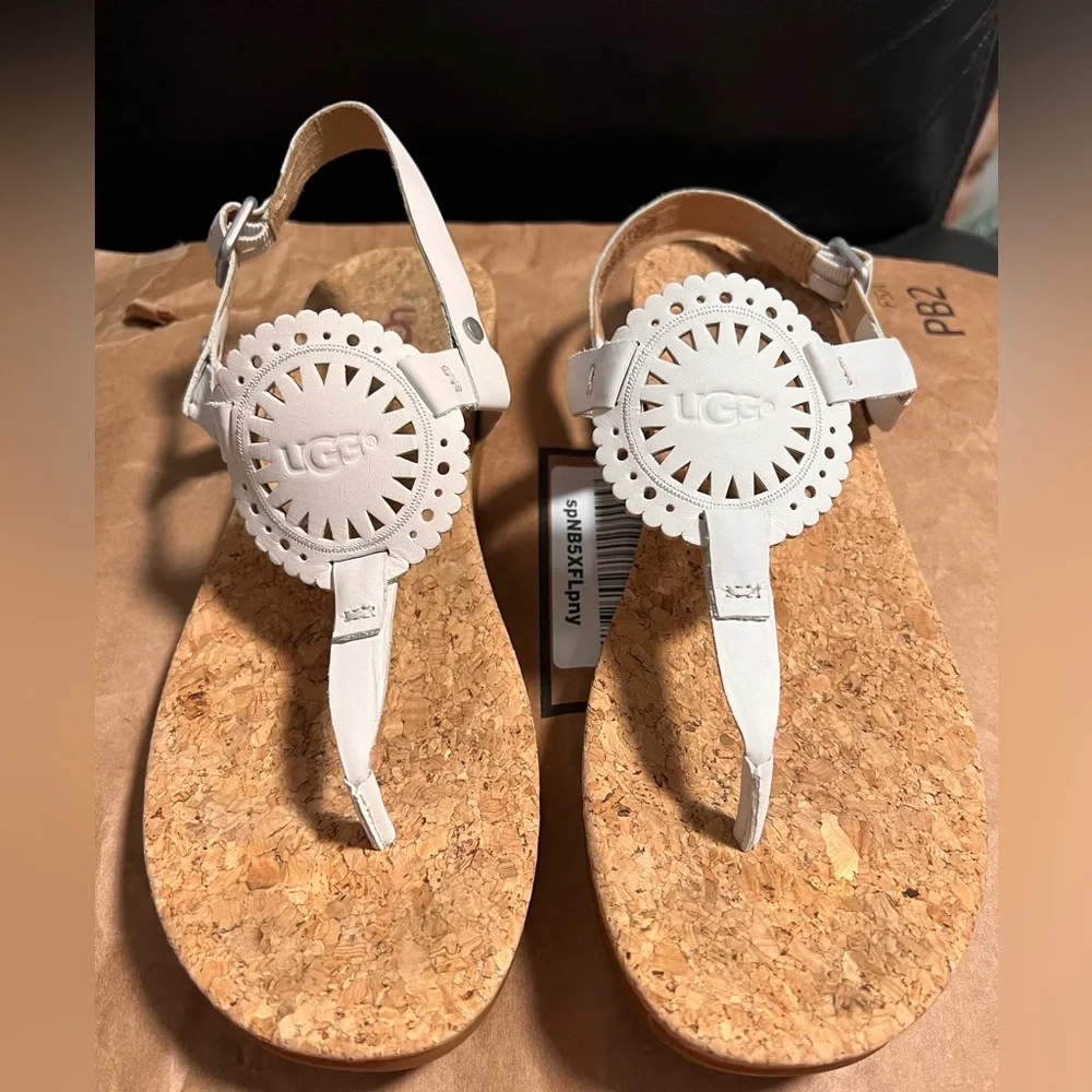 UGG Ayden II women's sandal in white leather with a cork insole. - Picture 1 of 4